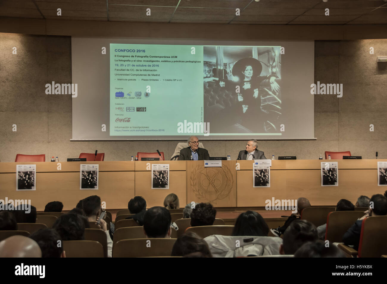 El director de cine Carlos Saura dar una conferencia en la Universidad de Madrid, España, en la conferencia de fotografía 'cine' confoco Foto de stock