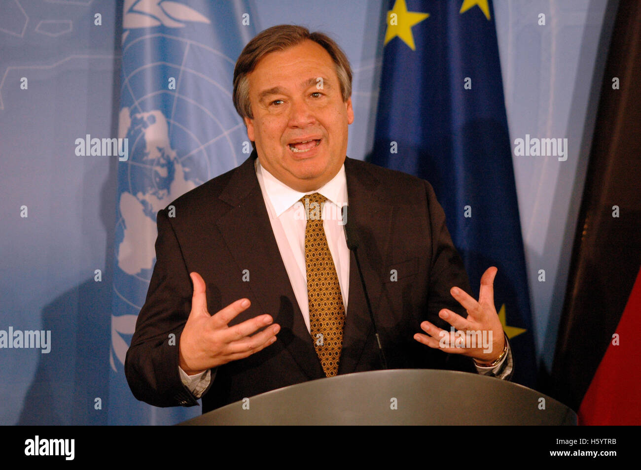 Antonio Guterres (Hochkommissar der Vereinten Nationen fuer Fluechtlingsfragen) - Treffen mit dem deutschen Aussenminister am 17 Foto de stock