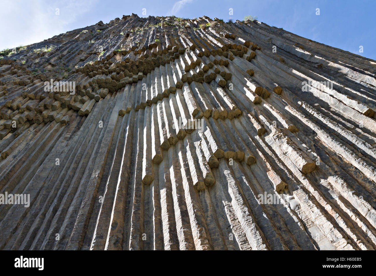 Formaciones geológicas de basalto en el Garni, Armenia. Foto de stock