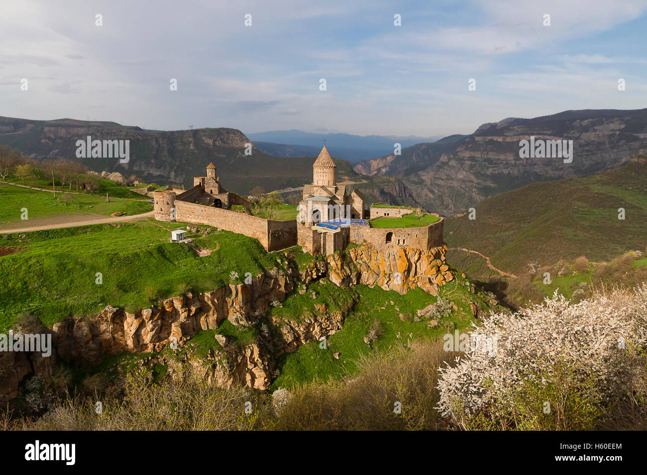 El monasterio Tatev, en Armenia. Foto de stock