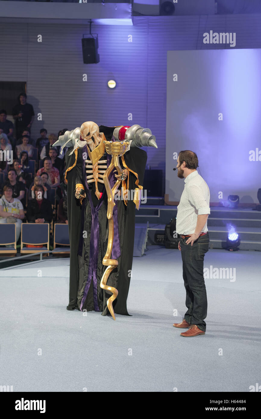 Brno Republica Checa Abril 30 16 Cosplayer Vestida Como Personaje Momonga De Overlord Serie De Anime Fotografia De Stock Alamy