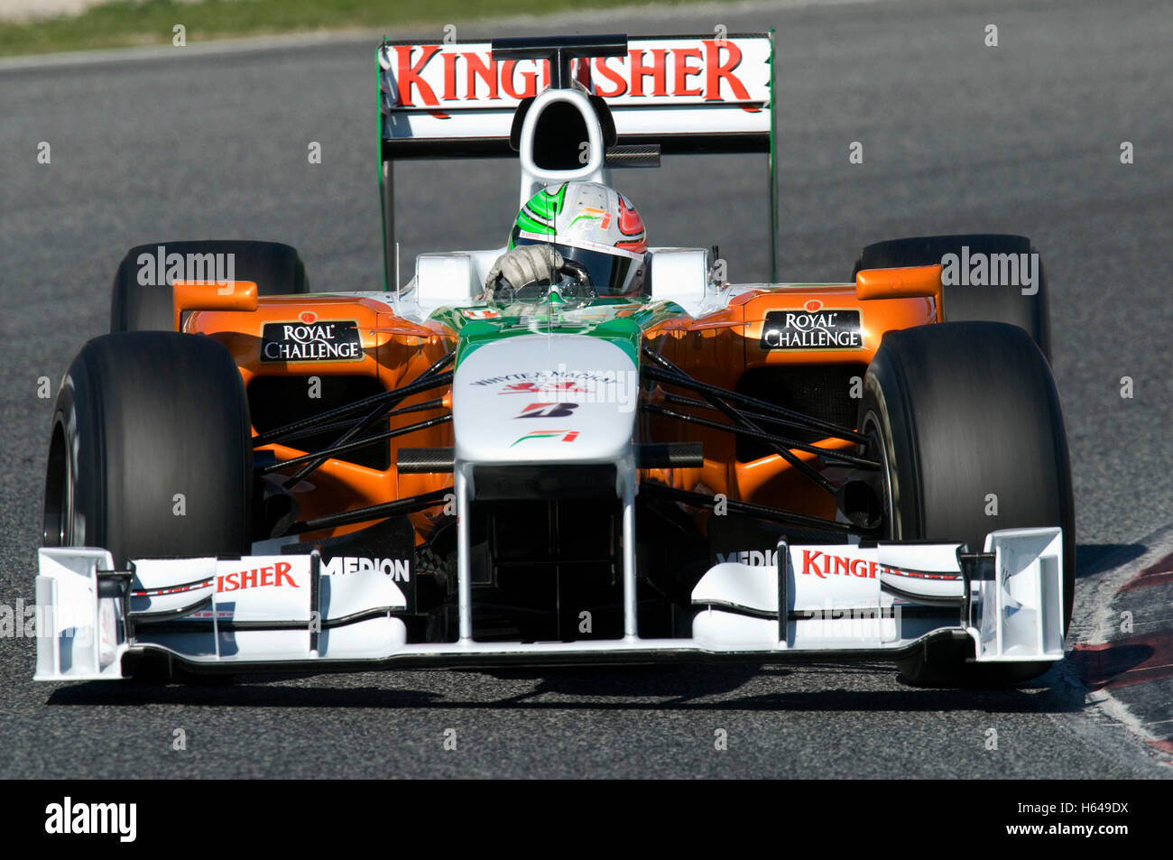 El automovilismo, Vitantonio Liuzzi, ITA, en el Force India VJM02 de autos de carrera de Fórmula 1, la prueba en el circuito de Cataluña Foto de stock