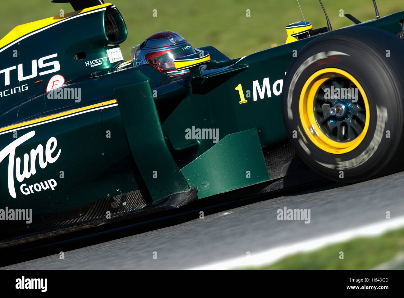 El automovilismo, Jarno Trulli, ITA, en el Lotus T127, el coche de carreras de Fórmula 1 de ensayos en el Circuit de Catalunya, pista de carreras en Foto de stock