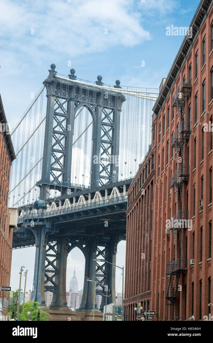Manhattan Bridge, uno de los más emblemático puente en NYC Foto de stock