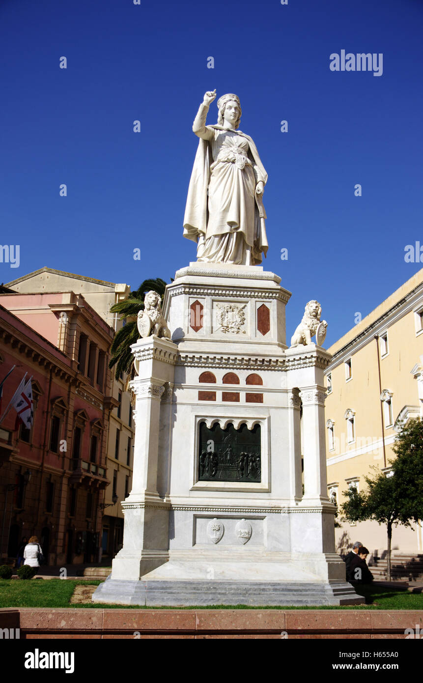 Oristano, Cerdeña. Leonor de Arborea reina memorial Foto de stock