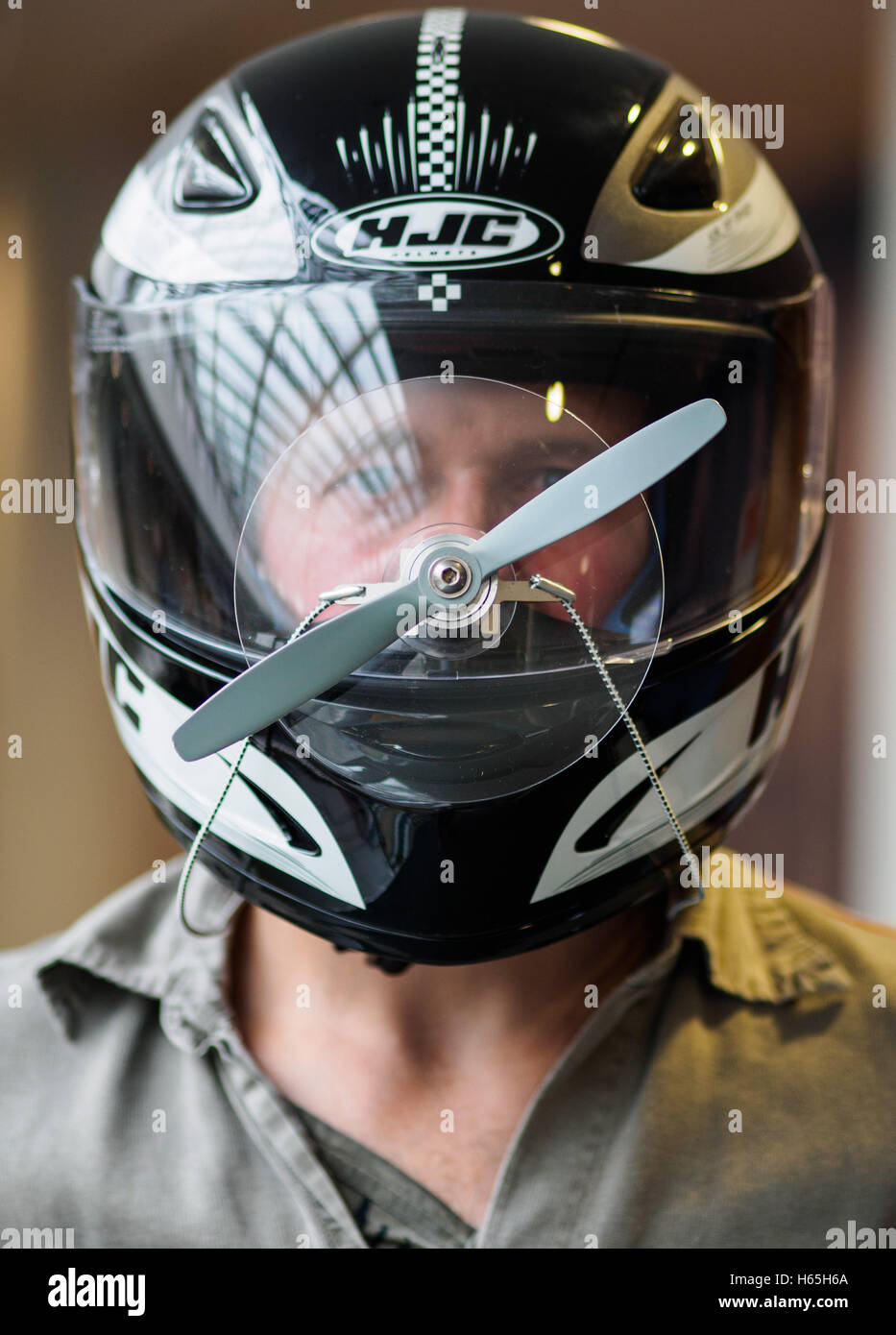 Lechuguilla Céntrico Bronceado Attached to a motorcycle fotografías e imágenes de alta resolución - Alamy
