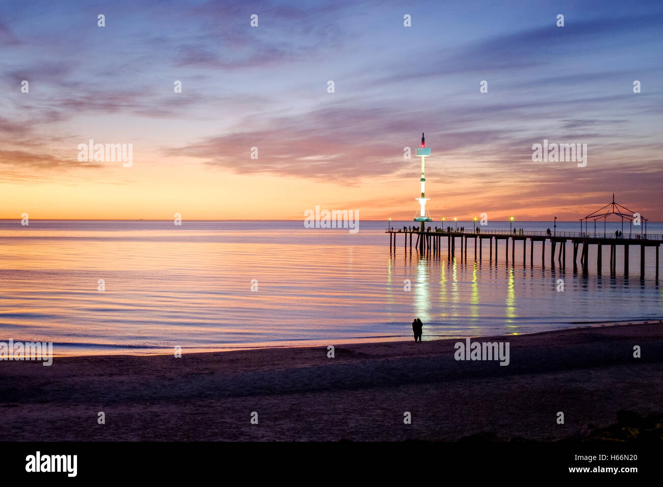 Adelaida del atardecer en la playa de Brighton, Adelaida Australia Foto de stock