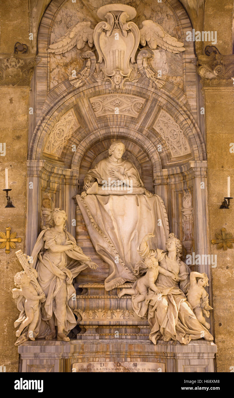 Roma, Italia - 10 de marzo de 2016: El Memorial de mármol al cardenal Pietro Basadonna en la iglesia Basílica de San Marcos Foto de stock