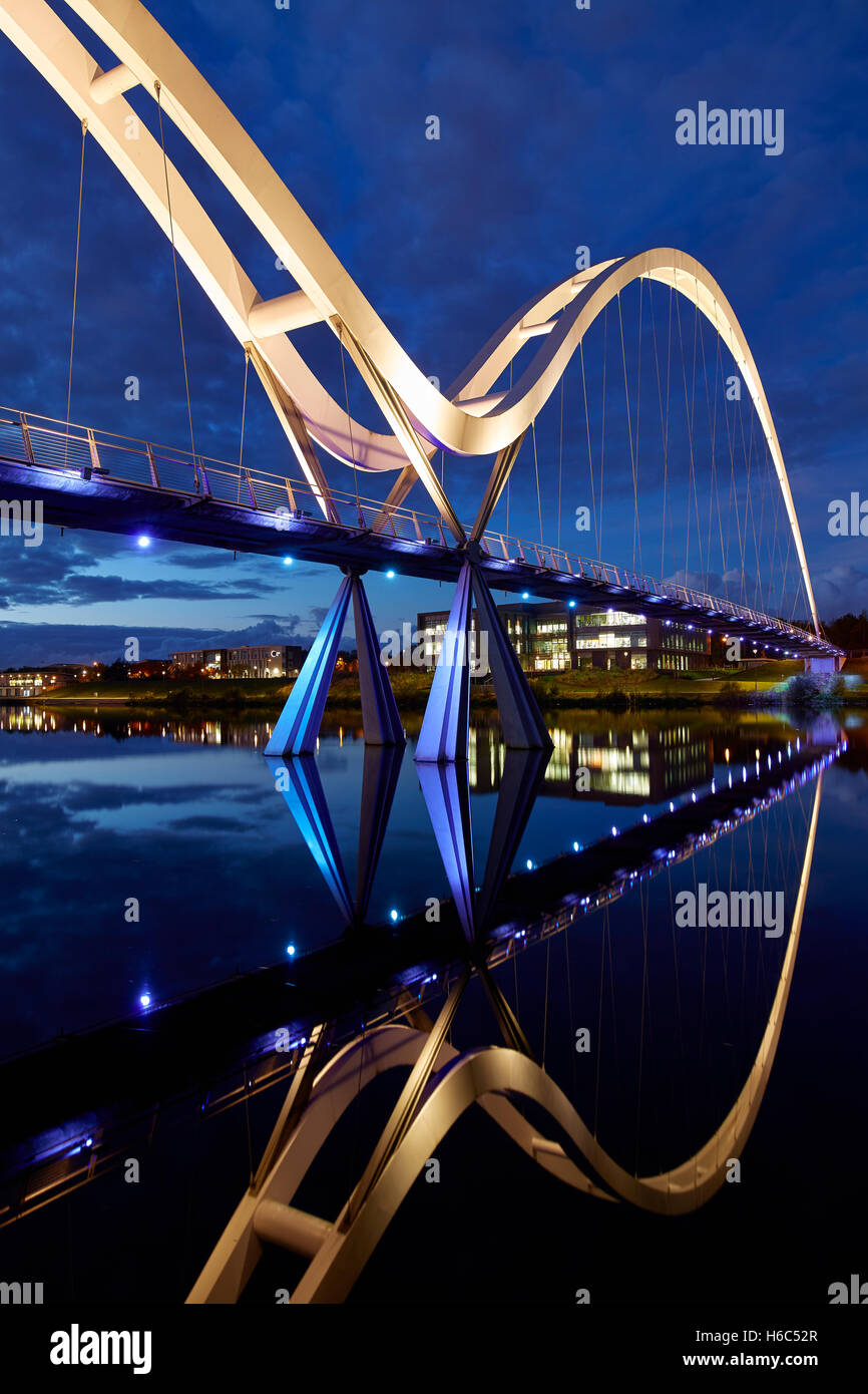 Puente de infinito, Stockton on Tees UK Foto de stock