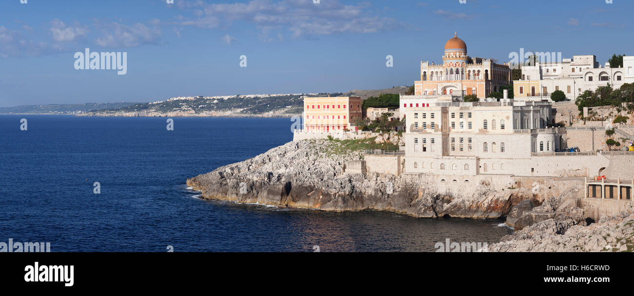 Santa Cesarea Terme, en la provincia de Lecce, la península de Salento, Puglia, Italia Foto de stock