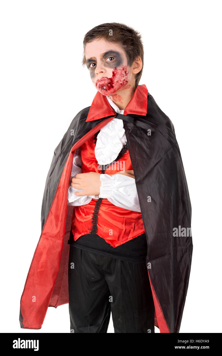 Chico con la pintura facial y vampiros Halloween Costume aislados en blanco  Fotografía de stock - Alamy