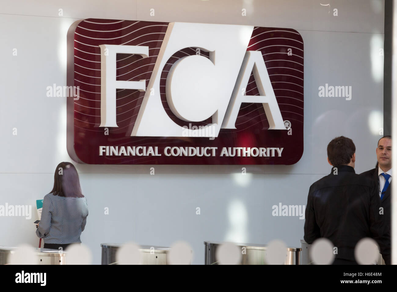 Las oficinas de la Autoridad de Gestión Financiera (FCA) en Canary Wharf, London Foto de stock