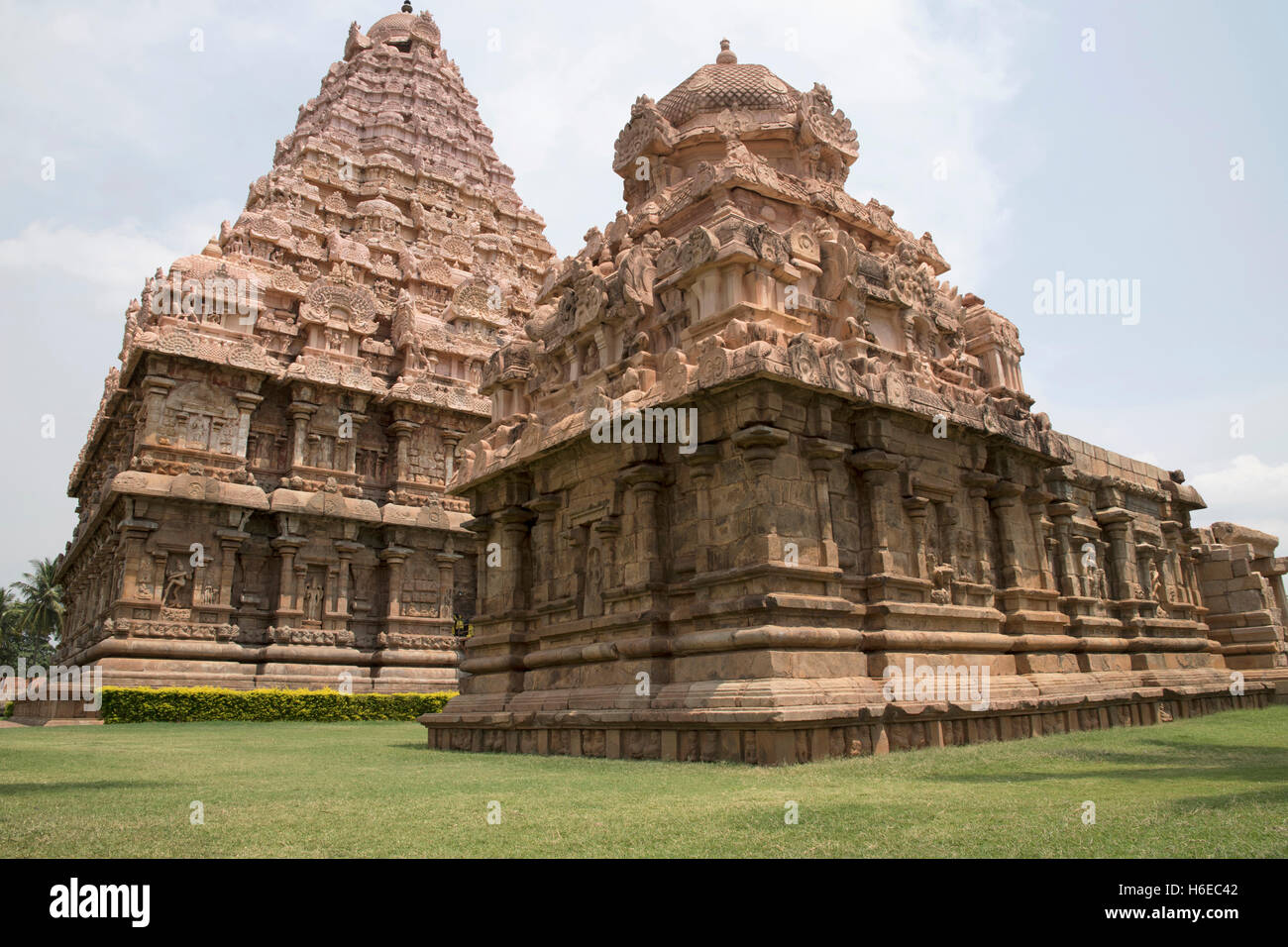 Tenkailasa santuario y templo Brihadisvara de gangaikondacholapuram, Tamil Nadu, India. Vista del sur oeste. Foto de stock