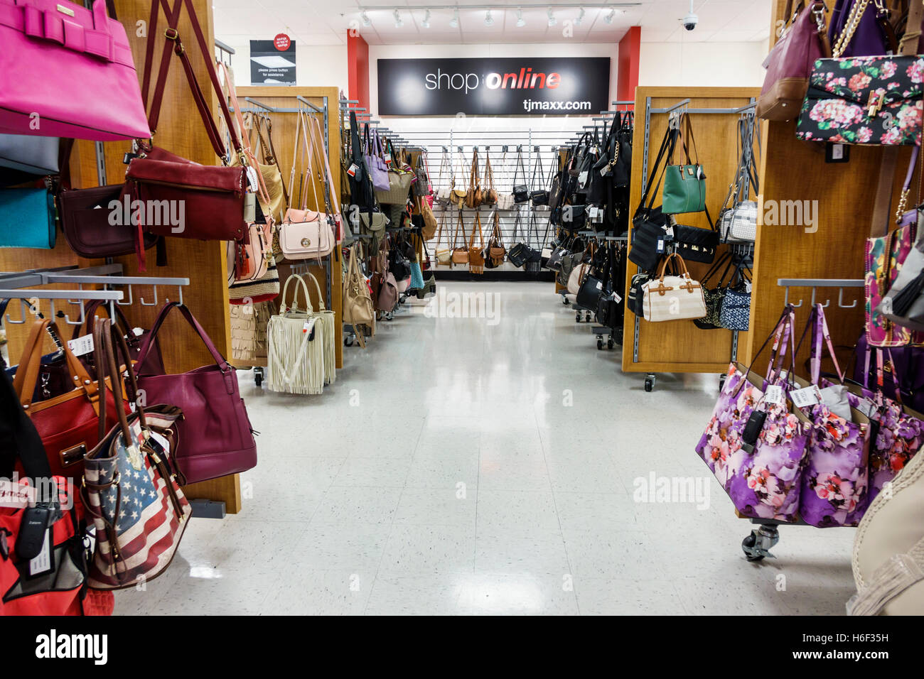 Mostrar venta tj maxx Fotos e Imágenes de stock Alamy