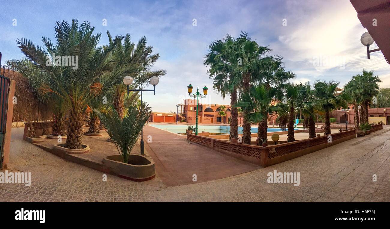 El edificio del hotel proyectos Jazira Bechar en Argelia. En el pasado, Bechar fue el centro de comercio de oro Foto de stock