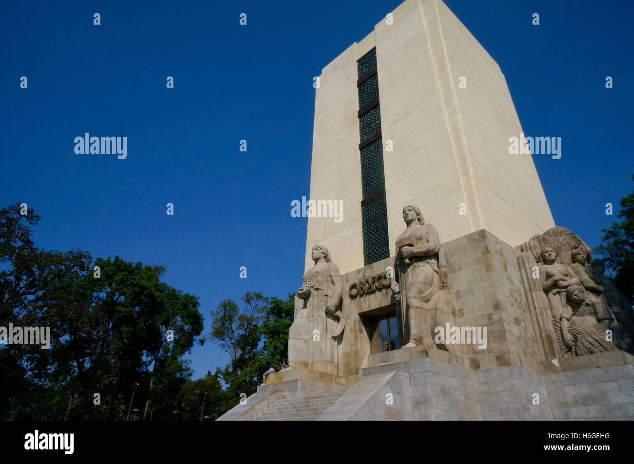 Monumento a monumento al general Alvaro Obregón, El Jardin de la bombilla,  barrio de San Ángel, Ciudad de México, México Fotografía de stock - Alamy