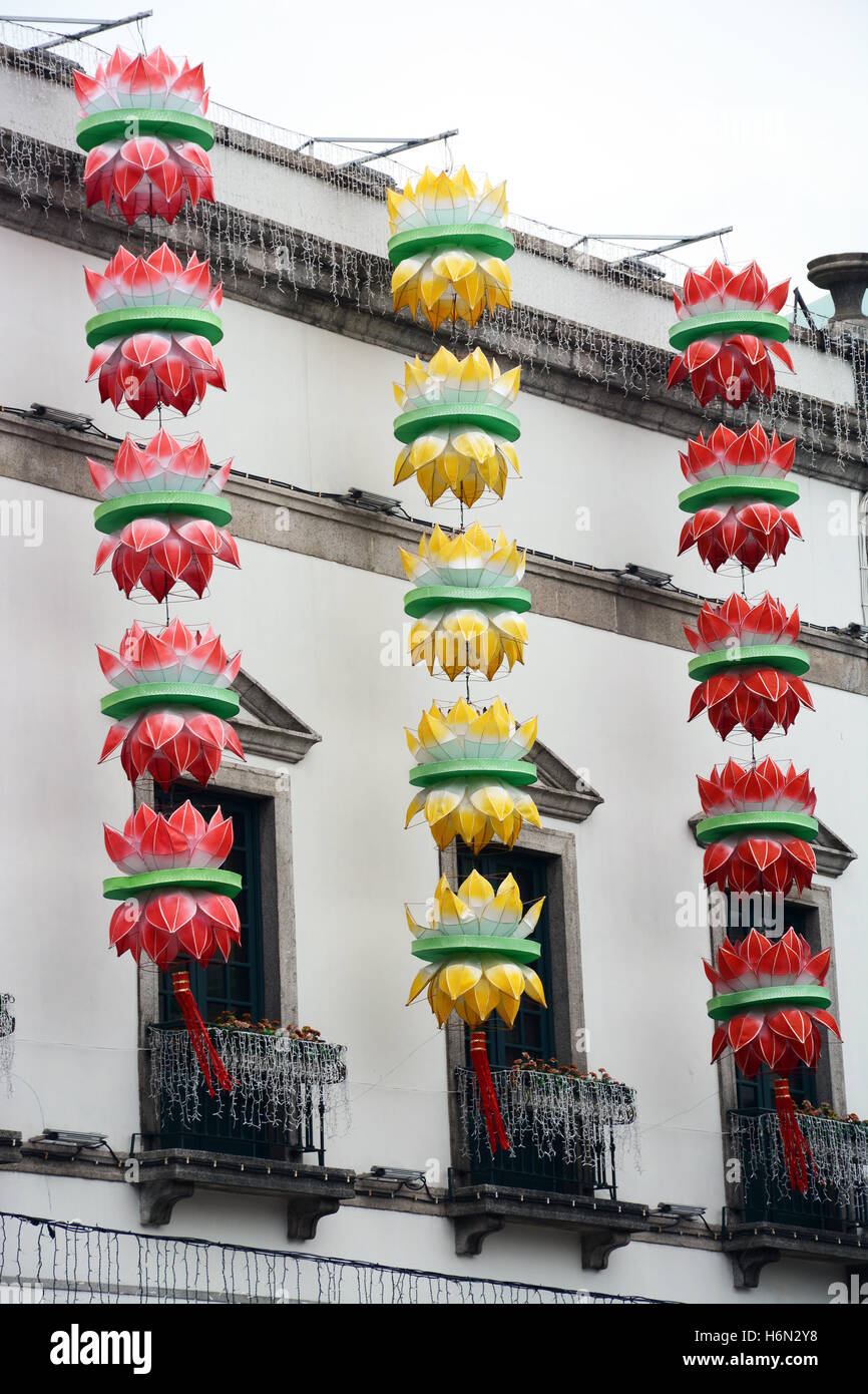 La decoración de la fachada del ayuntamiento en el centro histórico de Macao, China Foto de stock