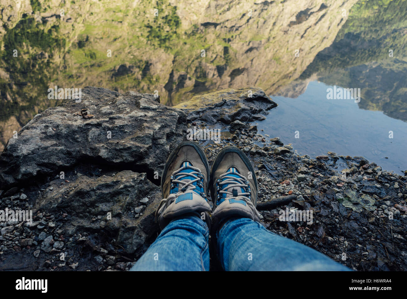 Equipo de zapatos de escalada escalador fotografías e imágenes de alta  resolución - Alamy