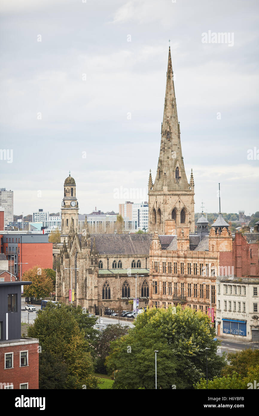 Salford Skyline Chapel Street Catedral ruta área de regeneración