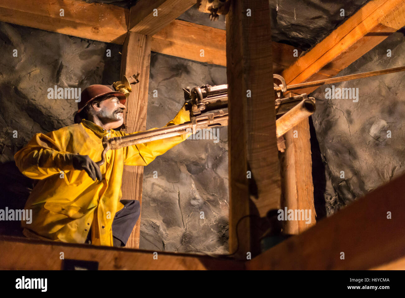 Leadville, Colorado - El Salón de la Fama Nacional de Minería y el museo. Una pantalla muestra un minero con un taladro manual. Foto de stock