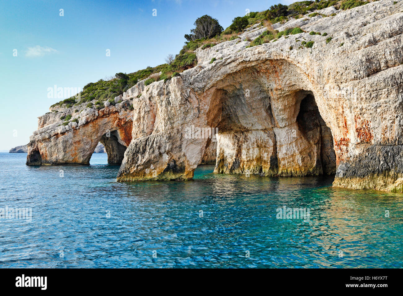 Las famosas Cuevas de Azul, en la isla de Zakynthos, Grecia Foto de stock