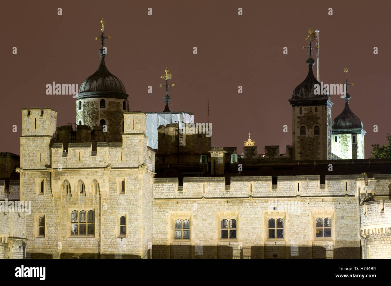 Por la noche, la Torre de Londres, Inglaterra, Reino Unido, Europa Foto de stock