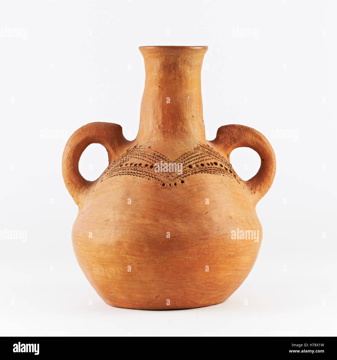 Cantaro de barro fotografías e imágenes de alta resolución - Alamy Cantaro de barro fotografías e imágenes de alta resolución - Alamy