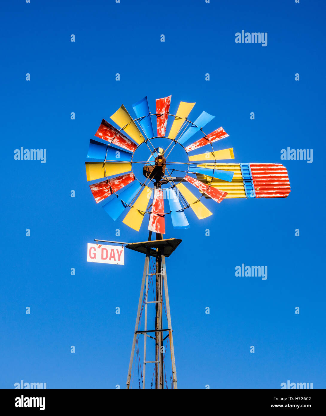 El molino de viento, alegre G'Day, Karuah, Nueva Gales del Sur, Australia Foto de stock