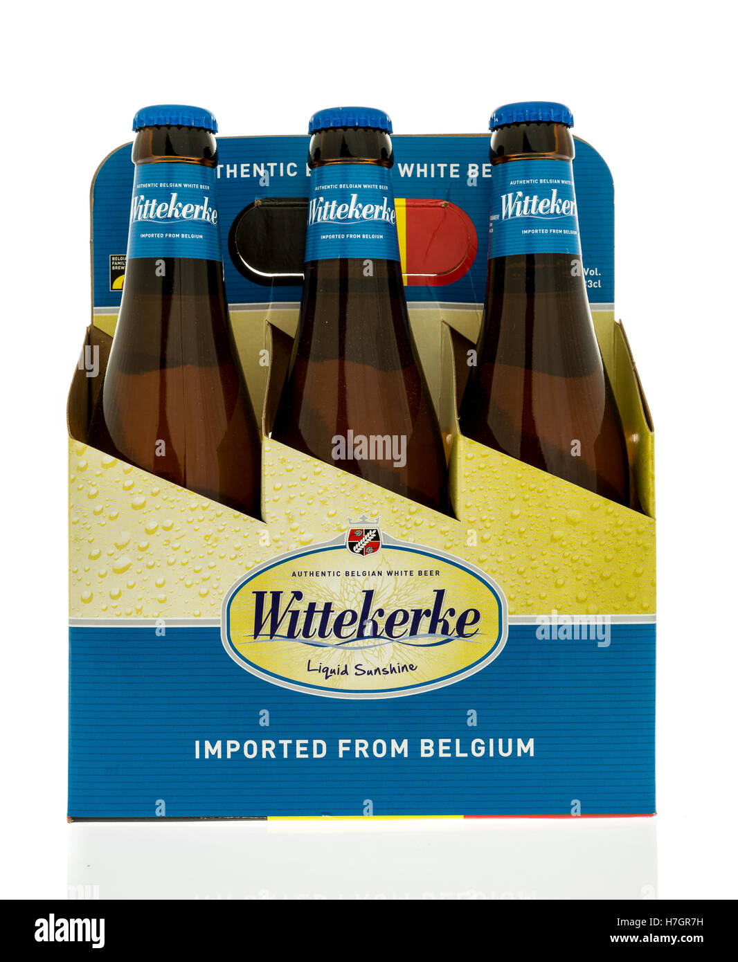 Winneconne, WI - 3 de noviembre de 2016: Seis pack de cerveza Wittekerke aislado sobre un fondo. Foto de stock