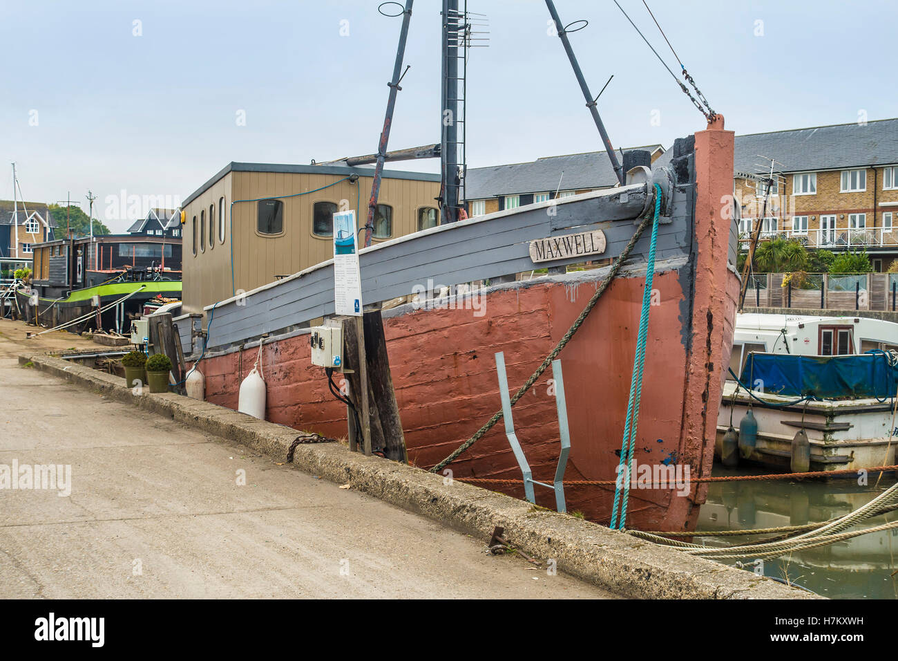 'Maxwell' arrastrero pesquero danés 1943 Estándar amarrados Quay Faversham Kent England Creek Foto de stock