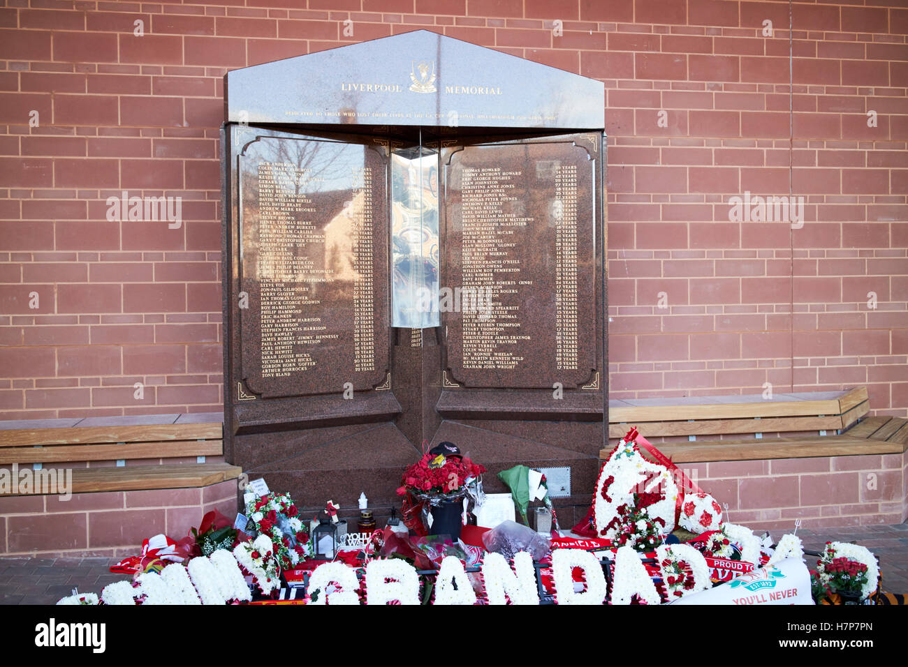 El memorial de Hillsborough anfield Liverpool FC UK Foto de stock