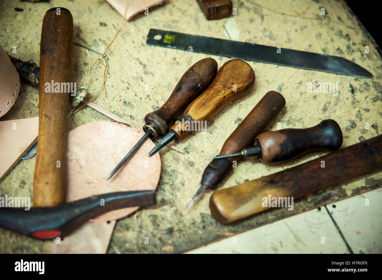 Herramientas de artesano para trabajos en cuero; Pelotas, Rio Grande do  Sul, Brasil Fotografía de stock - Alamy