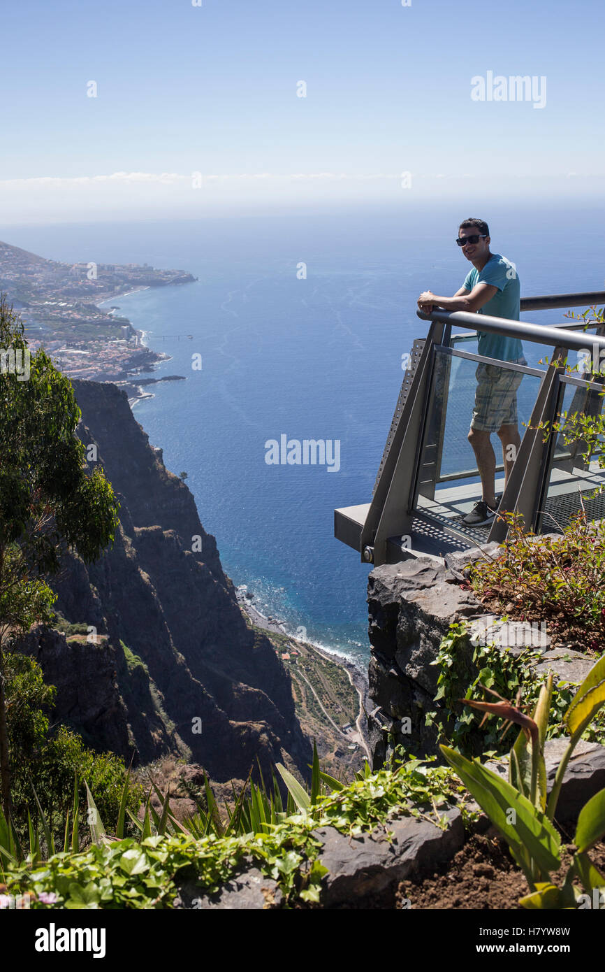 Caba Girao, Camara de Lobos, Madeira, Portugal, la plataforma de observación en el acantilado más alto de Madeira Foto de stock