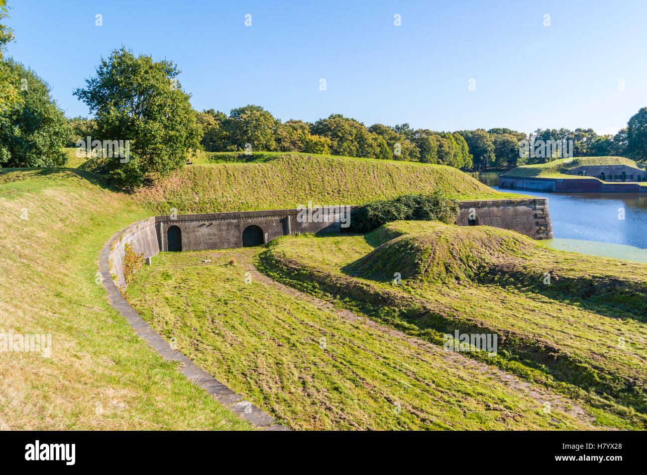Bastion Oranje con cuarteles en la antigua ciudad fortificada de Naarden, Holanda Septentrional, Holanda Foto de stock