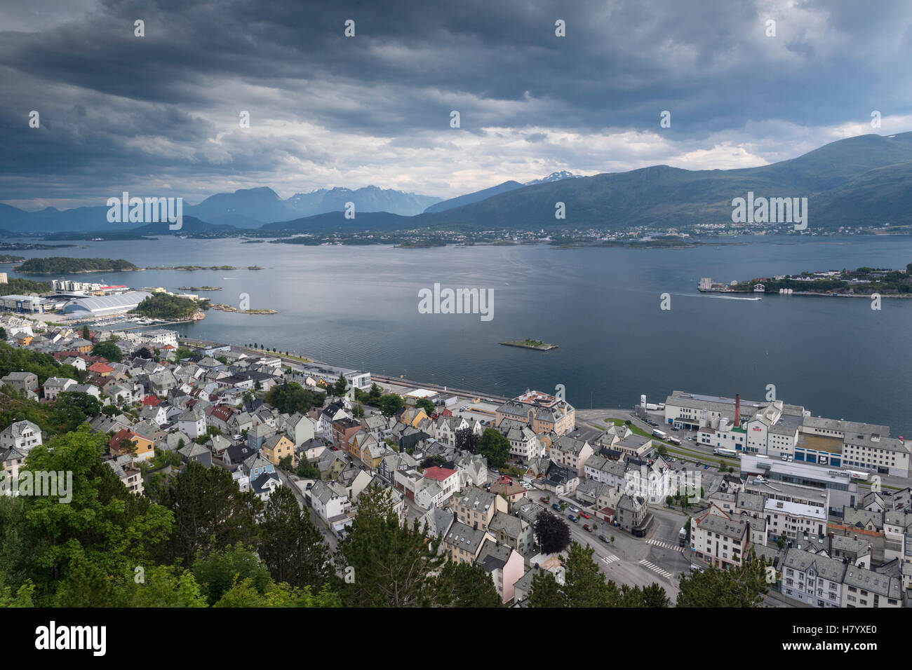 Vista de Alesund desde Aksla Hill, Alesund, provincia de Møre og Romsdal, Noruega Foto de stock