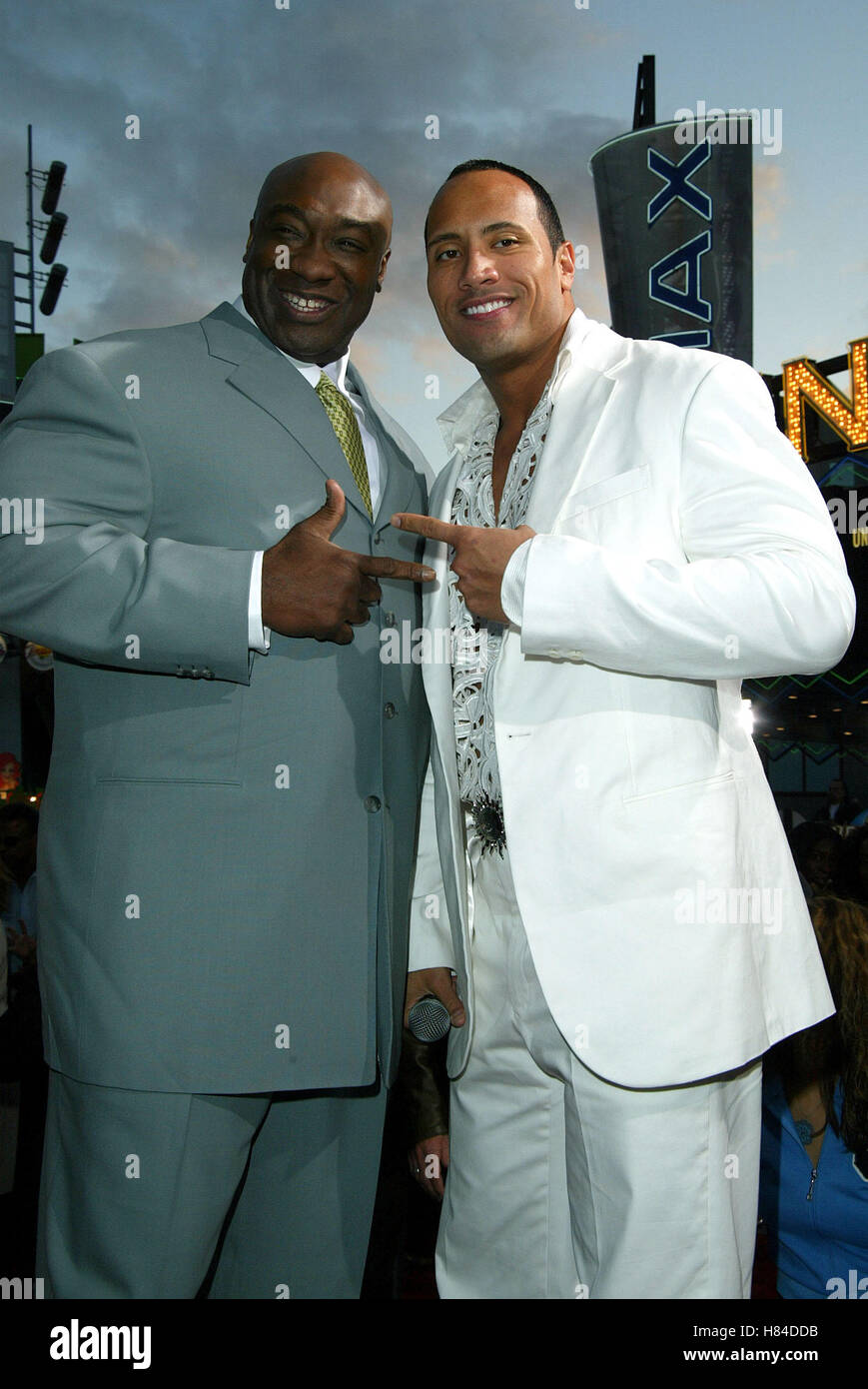 ¿Cuánto mide Dwayne Johnson (The Rock)? Real height