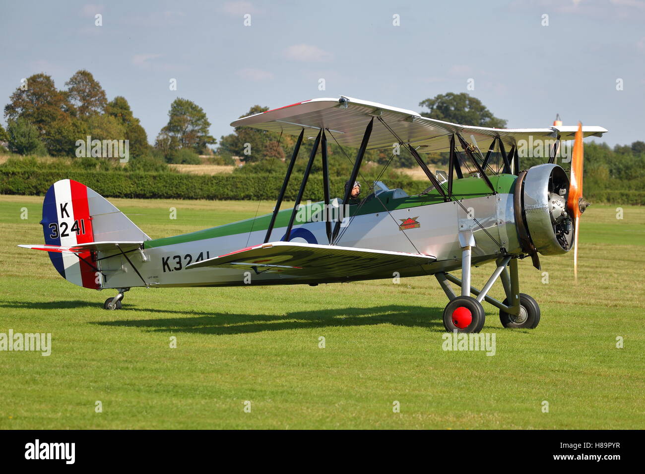 La Colección Shuttleworth Avro 621 Tutor G-Ahsa en una exhibición aérea en Old Warden, UK Foto de stock