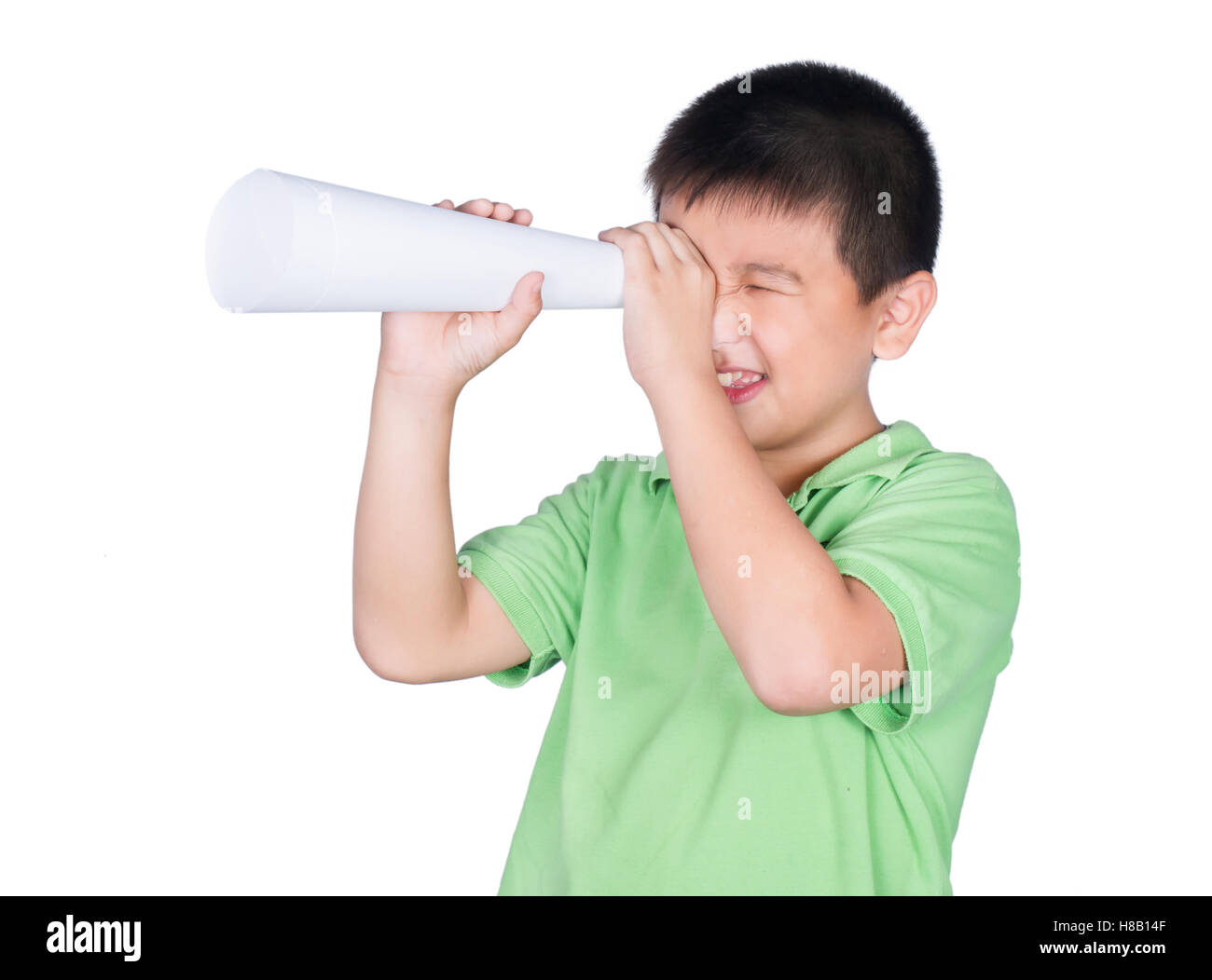 Niño con un megáfono falsas hechas con papel blanco aislado en el fondo  blanco, los derechos del niño Fotografía de stock - Alamy