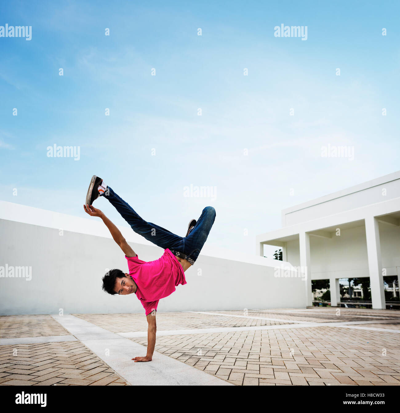 Movimientos de breakdance adolescentes moderno concepto de estilo de vida Foto de stock