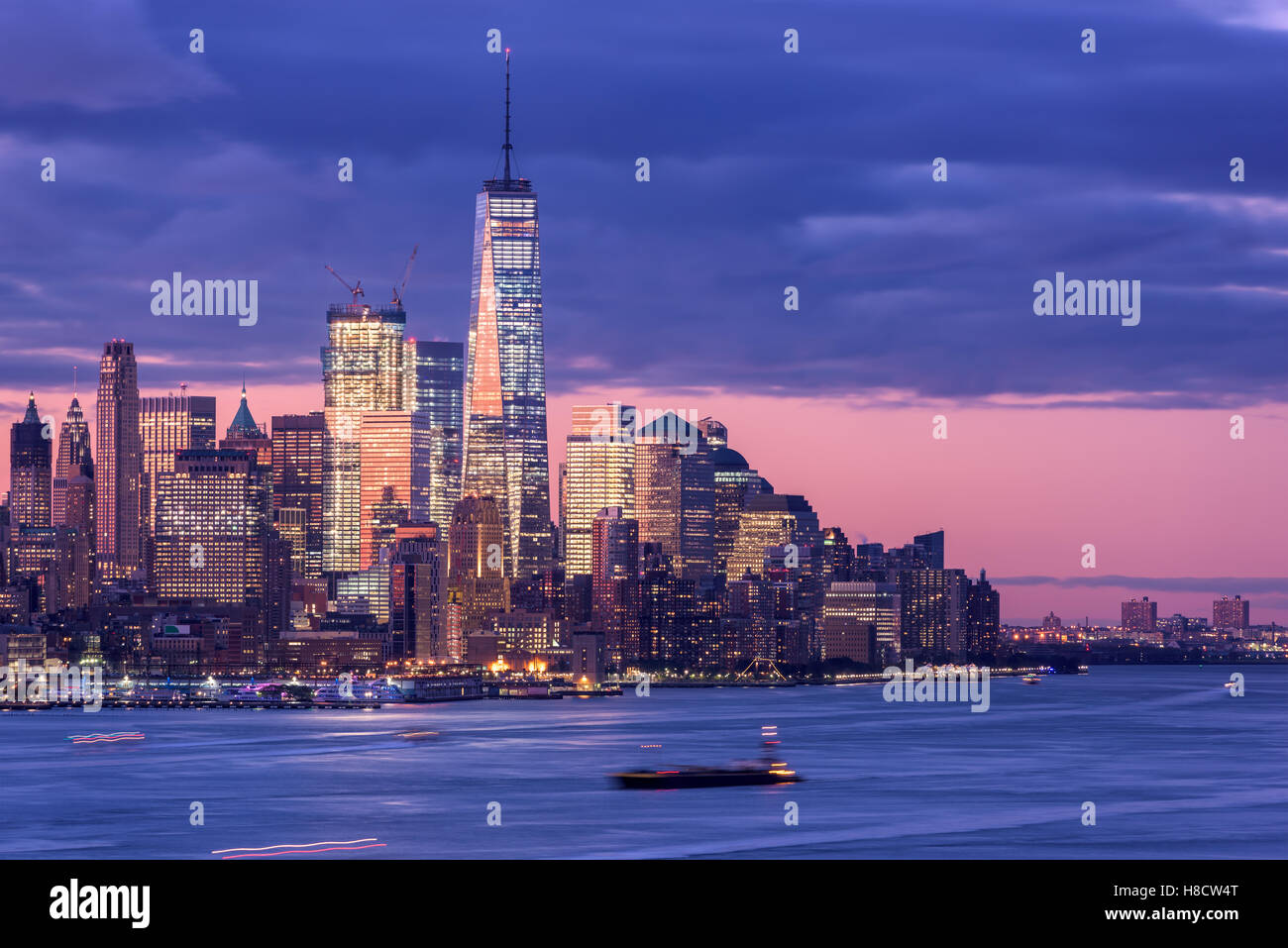 La Ciudad de Nueva York sobre el río Hudson. Foto de stock