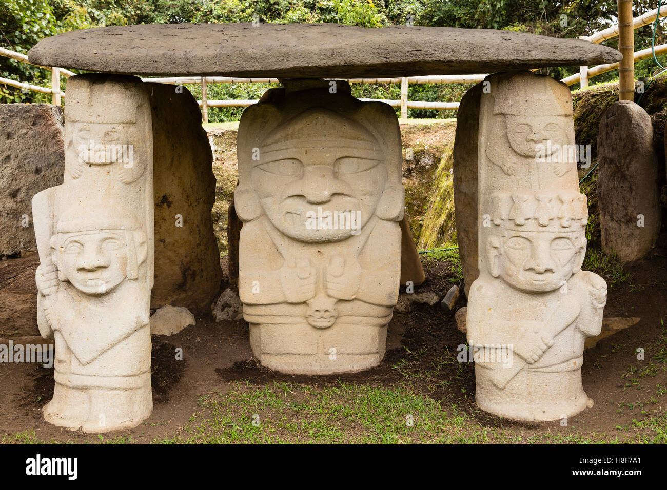 Funerarios precolombinos esculturas de San Agustín, los megalitos, el Parque Arqueológico de San Funerarios precolombinos esculturas de San Agustín, los megalitos, el Parque Arqueológico de San