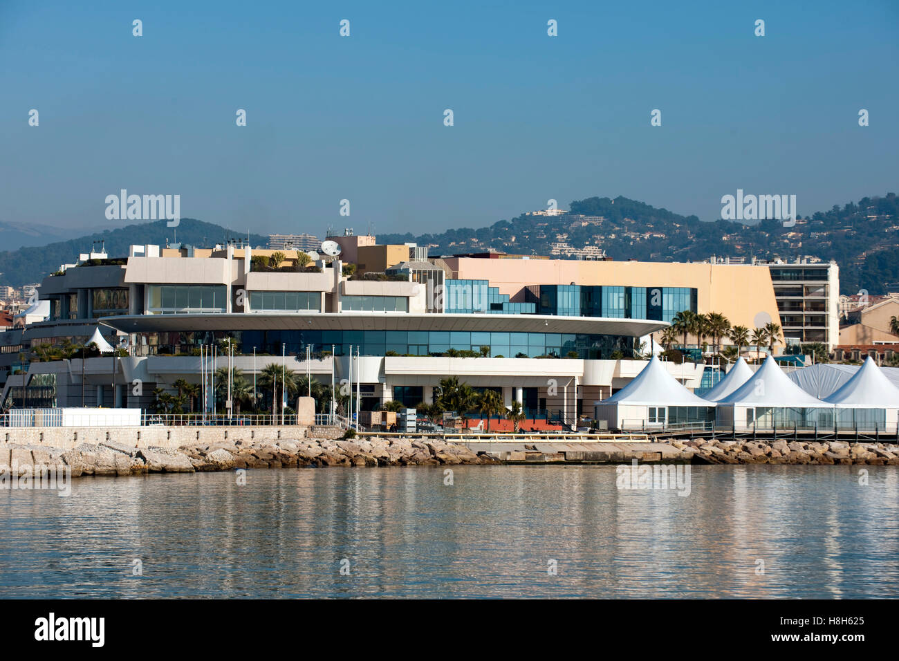 Frankreich, Cote d Azur, Cannes, Palais des Festivals et des Congres Foto de stock
