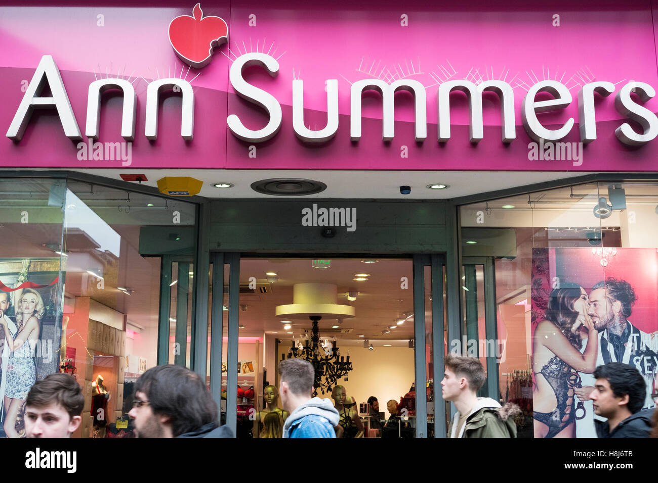 Ann Summers tienda de adultos en el centro de la ciudad de Manchester  Market St Fotografía de stock - Alamy