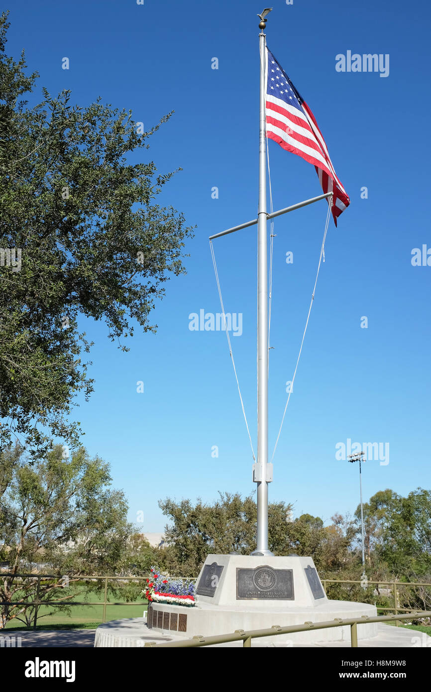 Marine Corps y Navy Memorial en Coronel Bill Barber Park en Irvine, California. Foto de stock