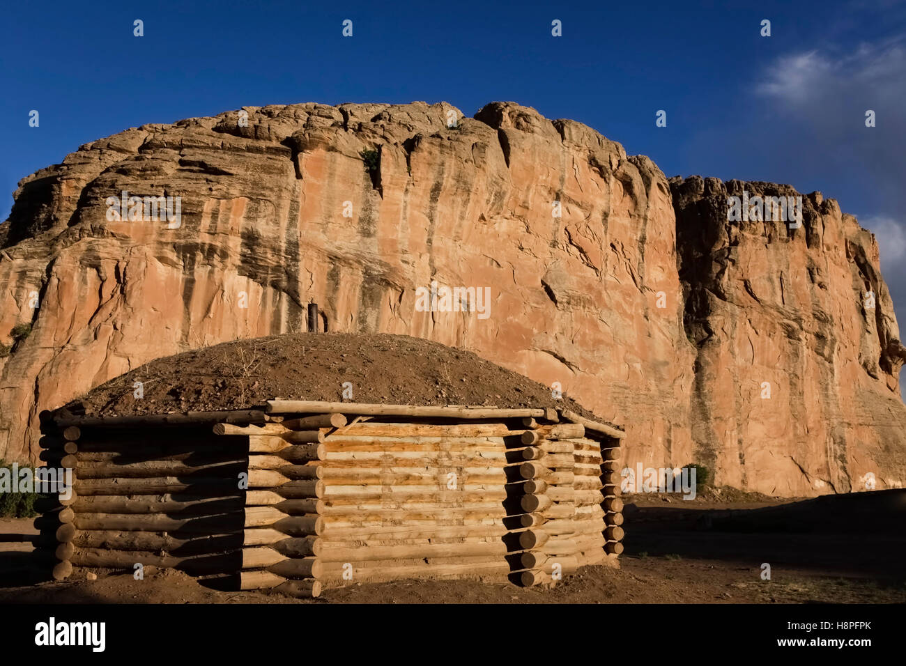 Window Rock, Arizona, EE.UU. La capital de la Nación Navajo. Hogan
