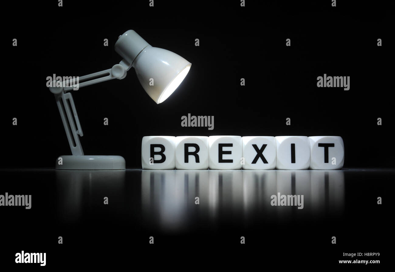 La palabra 'Ortografía' BREXIT dados con Spotlight RE BREXIT LA UNIÓN EUROPEA dejan votar en referéndum la economía británica de Bretaña EU UK Foto de stock