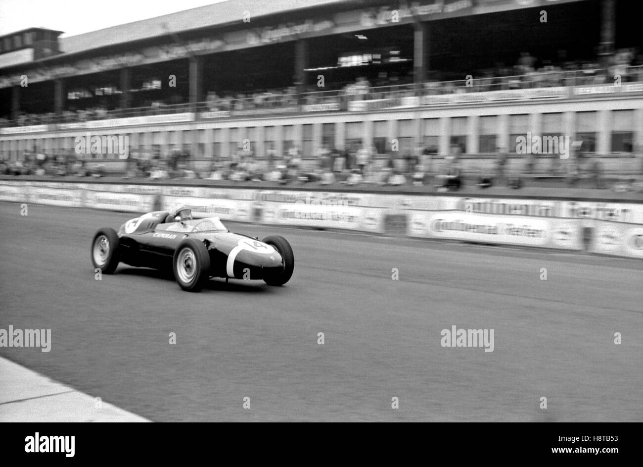 1960 GP de Alemania HERRMANN CAMORADI WALKER PORSCHE Foto de stock