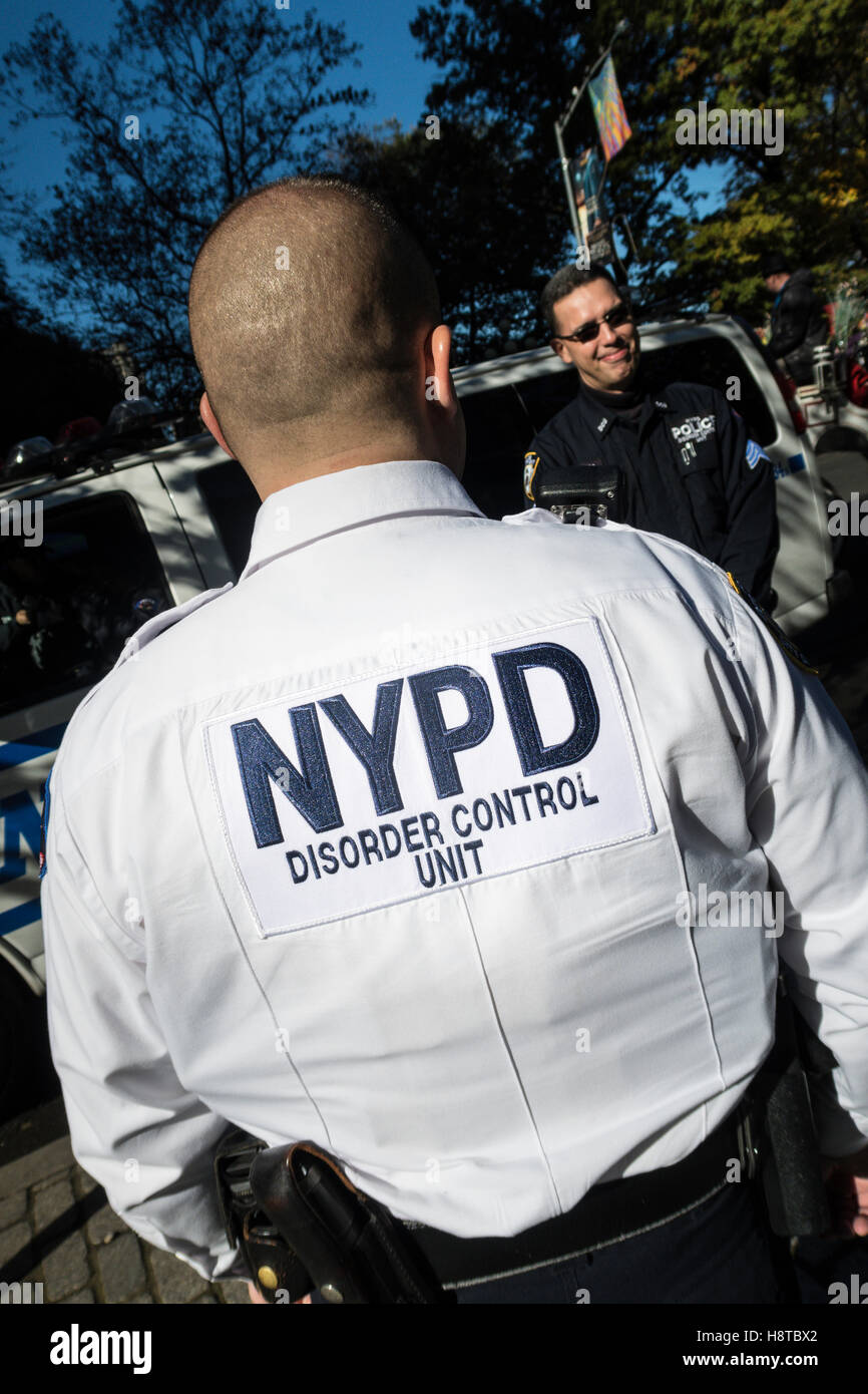 Trastorno de NYPD Unidad de control en el deber, en la ciudad de Nueva York, EE.UU. Foto de stock