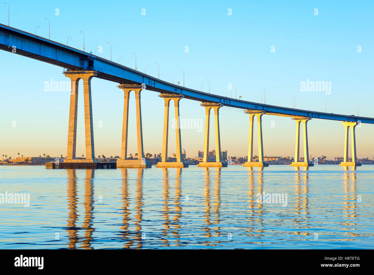 Puente Coronado y San Diego Harbor. San Diego, California, USA. Foto de stock