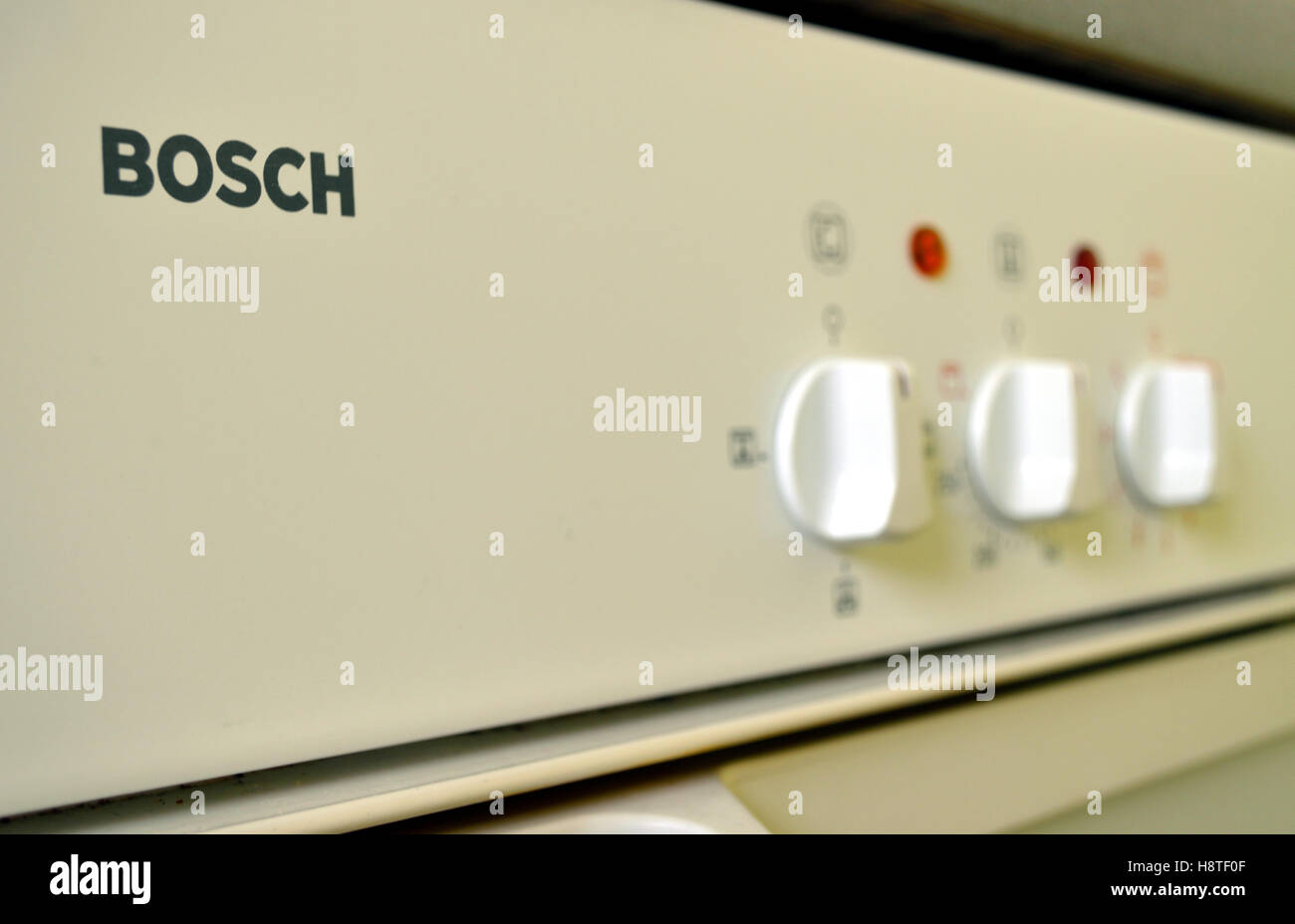 Logotipo de Bosch en un horno construido en la década de 1980 Foto de stock
